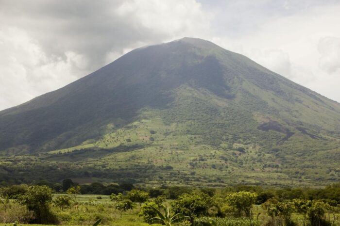 El volcan Chaparrastique en El Salvador entra en erupcion : Noticias de