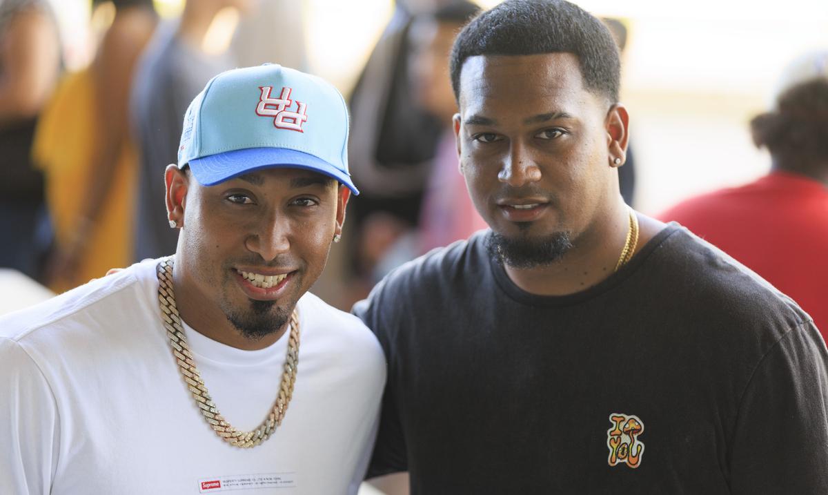 Los hermanos Edwin y Alexis Diaz haran el lanzamiento de honor antes del primer partido de mañana entre los Cangrejeros y los Indios : Deportes de Puerto Rico