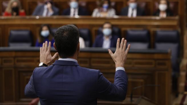 El Gobierno cierra filas con Bolaños y centra el tiro en el PP para tapar la “ocurrente” reforma del Constitucional : Noticias de España