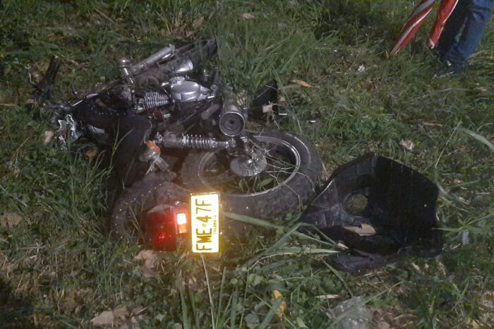 accidente de camion y carro dejo varios heridos; hay una moto afectada : Noticias de Colombia