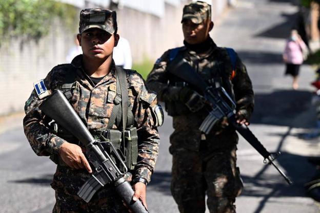 Bukele afirma que las autoridades de El Salvador han arrestado a mas de 140 pandilleros en dos dias : Internacional de