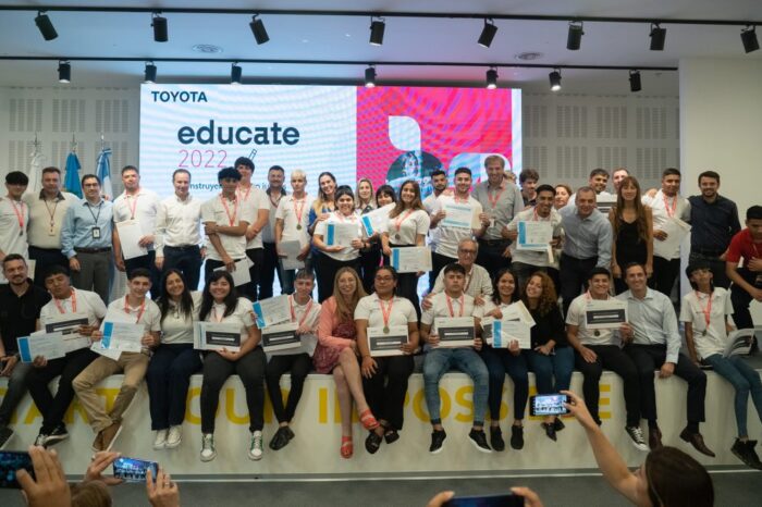Educate 2022: Son 23 los jovenes de Zarate que completaron sus estudios secundarios con el apoyo de Toyota : Entretenimiento de Argentina