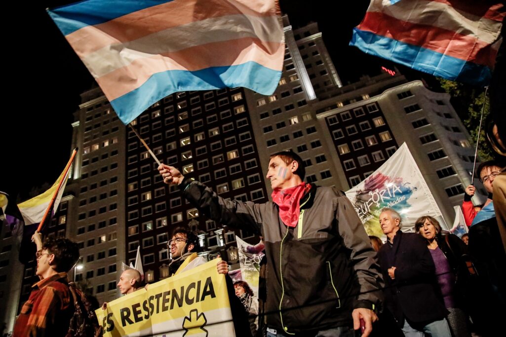 El Congreso aprueba la ley trans con la abstencion de la socialista Carmen Calvo : Noticias de España