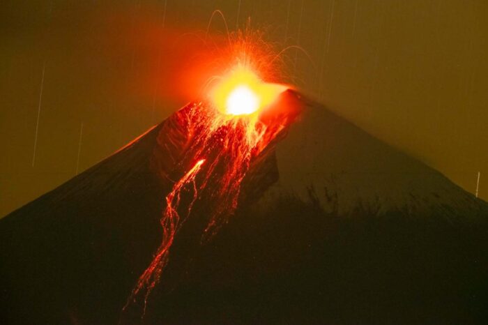 Explosion del volcan Sangay pone a vibrar la tierra a miles de pies de distancia : Noticias de