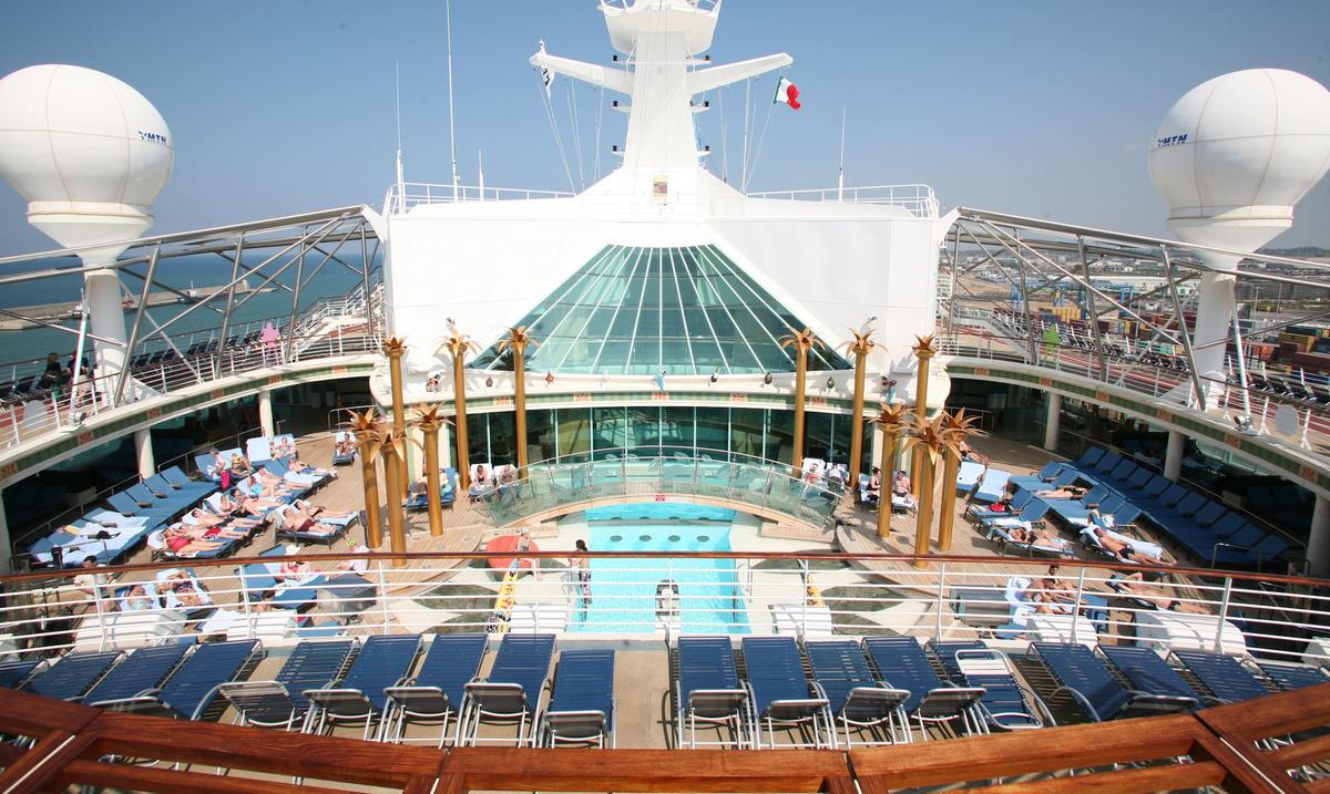 “Mi corazon se rompio por ellos”: un crucero de Royal Caribbean rescata a 17 cubanos varados en el mar : Noticias de