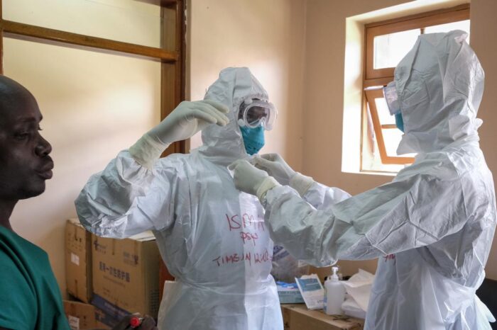 Uganda declara el fin del brote de ebola que causo 55 muertos : Noticias de