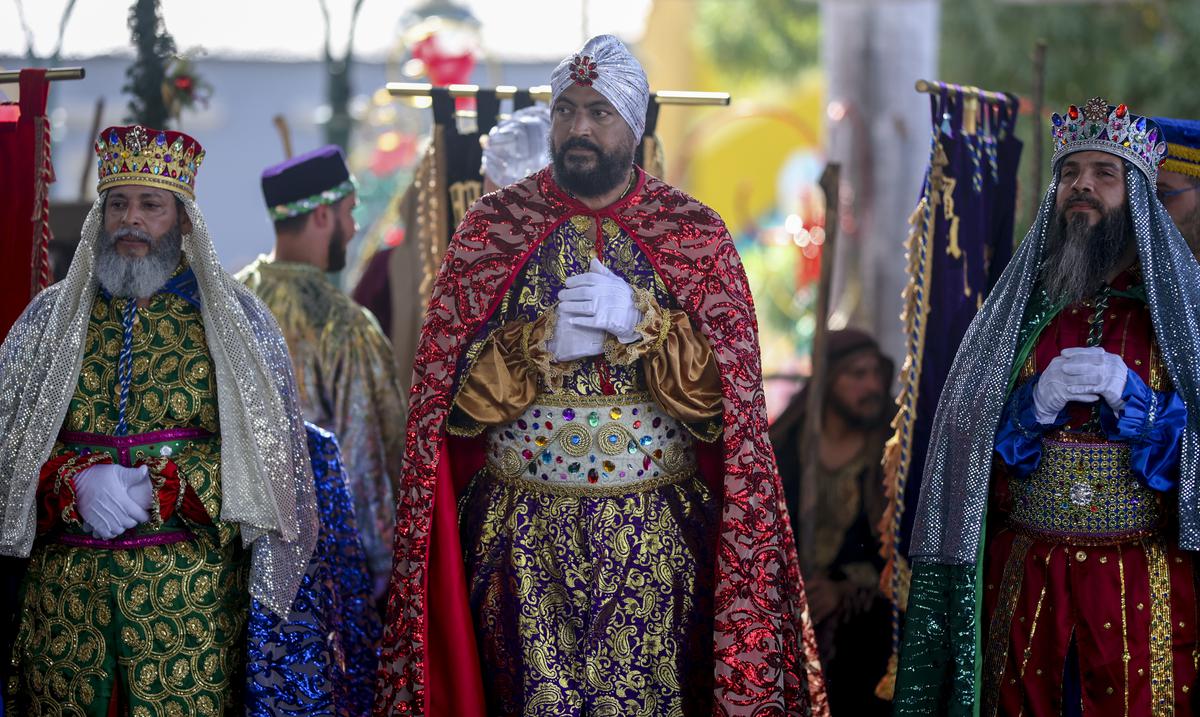 Intacta la tradicion de los Reyes Magos en Juana Diaz : Entretenimiento de Puerto Rico