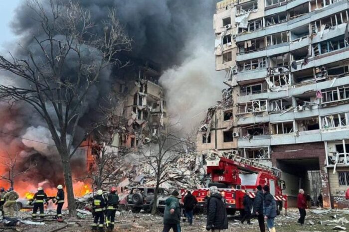 Rusia recrudece los ataques en Ucrania: bombazo deja muertos en zona residencial : Noticias de
