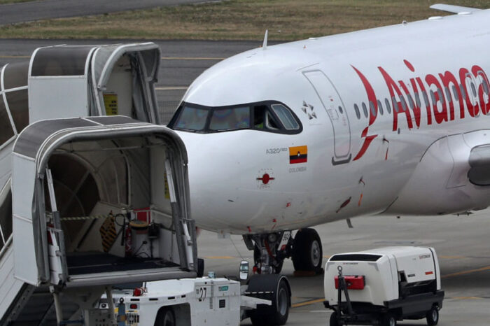 Hallan dos cuerpos en tren de aterrizaje de avion de Avianca tras vuelo desde Chile : Noticias de