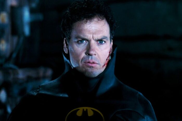 The Flash ya tiene merchandising oficial y tenemos el primer vistazo al nuevo Batwing del de Michael Keaton : Entretenimiento de Argentina