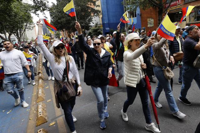 Colombianos comienzan a llenar las calles para rechazar reformas del Gobierno : Noticias de Colombia