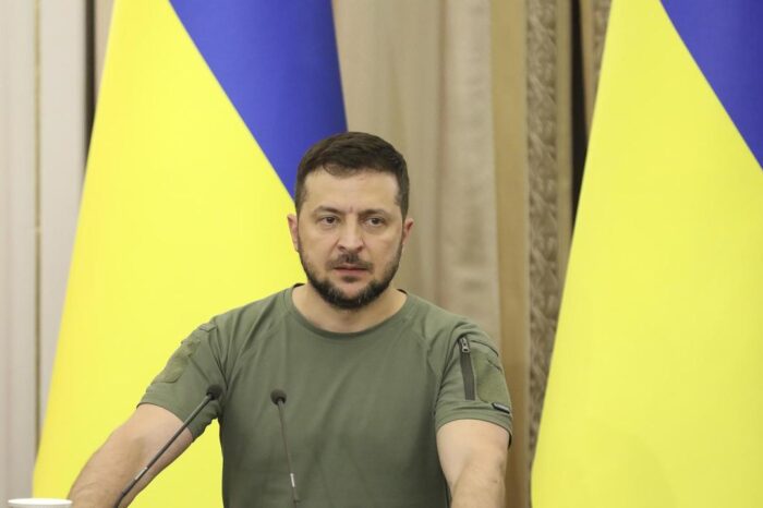 Presidente de Ucrania despide a jefes de aduanas ante alegados abusos de poder : Noticias de