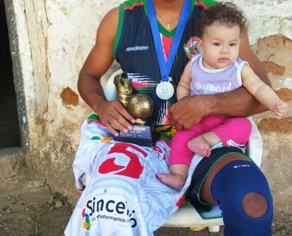 Goleador de la Liga de Futsal 2022 hace rifa para pagar operacion de rodilla : Deportes de Colombia