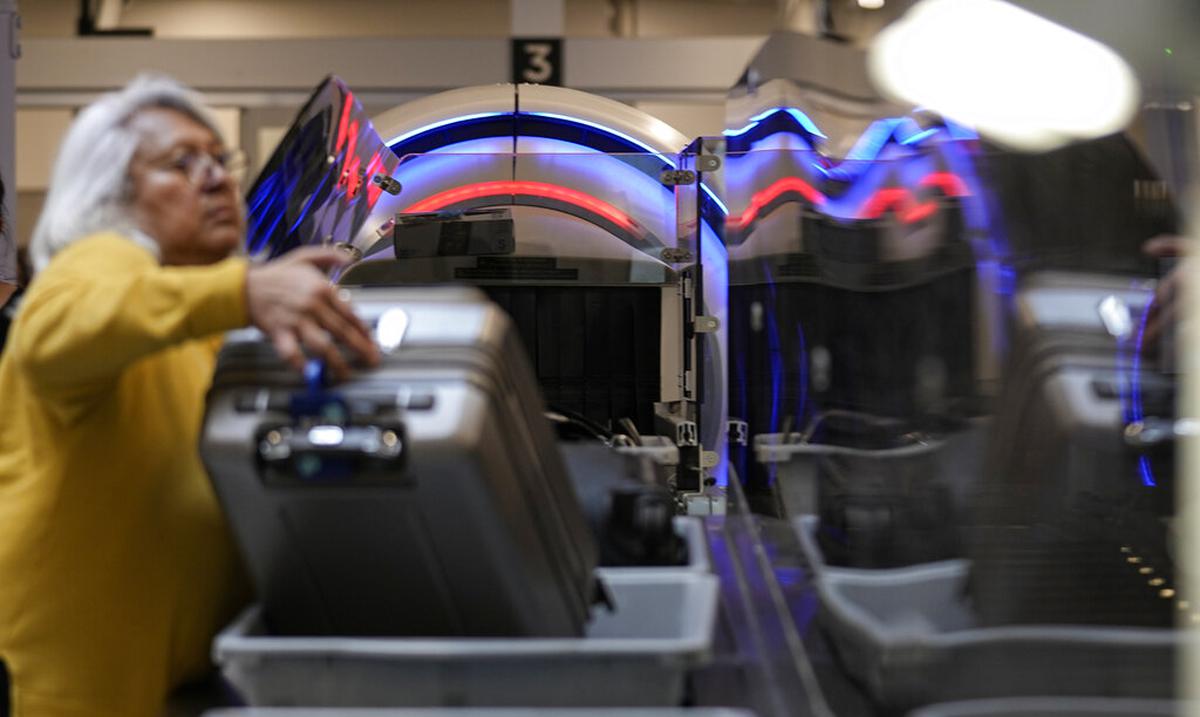 Nuevos controles de seguridad admitiran liquidos de mas de tres onzas en aeropuerto de Roma : Noticias de