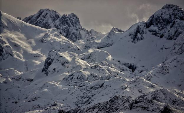 Asturias tiembla de frio con la llegada de la nieve : Noticias de España