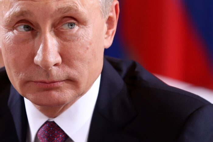 Emiten orden de arresto contra Putin por crimenes de guerra en Ucrania : Noticias de
