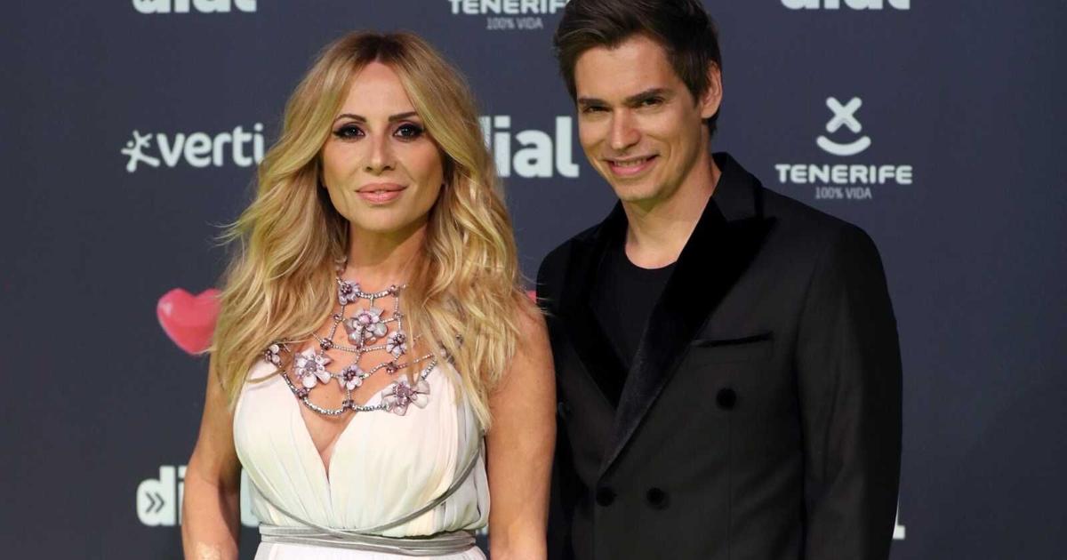 VÍDEO: Los cantantes Carlos Baute y Marta Sanchez sorprenden a pasajeros de un avion : Entretenimiento de Puerto Rico