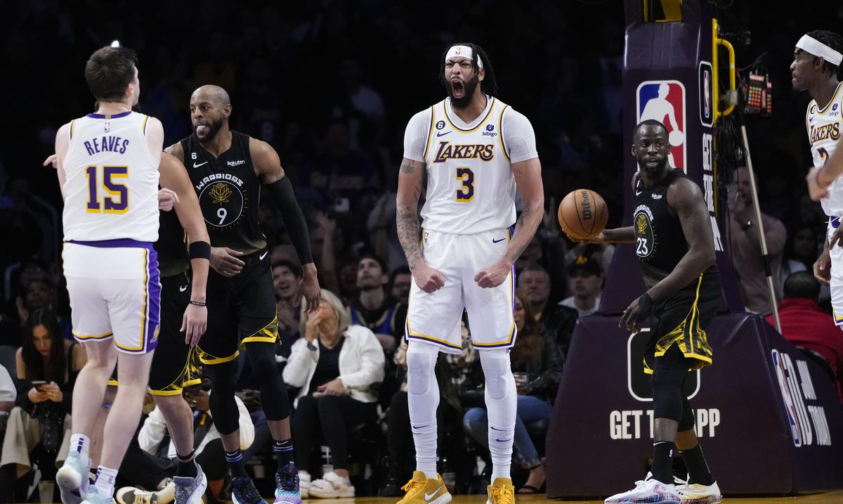 Anthony Davis marca 39 puntos y acorta la racha ganadora de los Warriors de Curry : Deportes de Puerto Rico