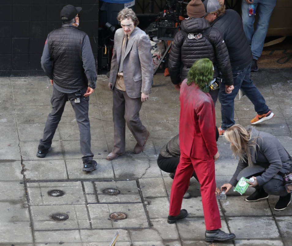 Joker 2: ¿Mas de un payaso en Gotham? Fotos del set muestran que Joaquin Phoenix no sera el unico Guason en la secuela : Entretenimiento de Argentina