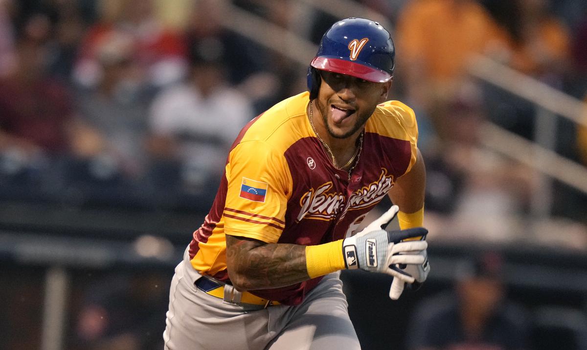 Unos inmesos David Peralta y Anthony Santander, acompañados de una joya monticular de Luis Garcia, lideran a Venezuela a victoria sobre Republica Dominicana : Deportes de Puerto Rico