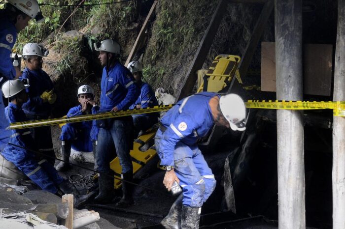 Mueren unas 11 personas al registrarse una explosion en varias minas en Colombia : Noticias de