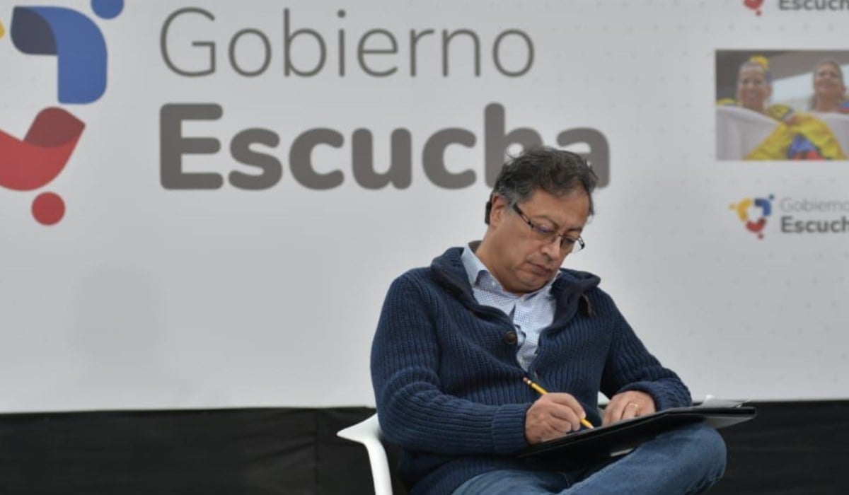 Desaprobacion de Gustavo Petro subio mas de la mitad en seis meses : Noticias de Colombia