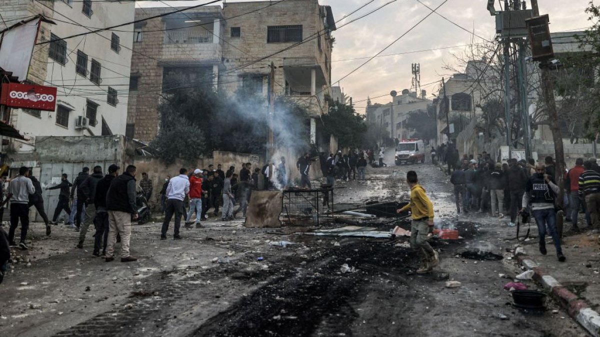 El ejercito israeli mata a tiros a seis palestinos durante incursion en campamento de refugiados : Noticias de