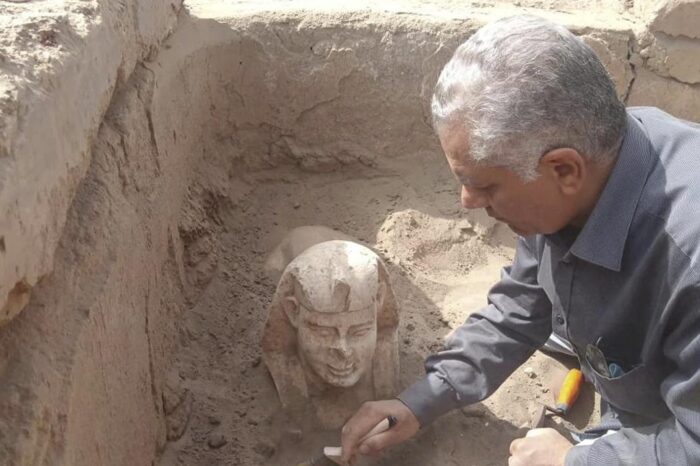 Arqueologos descubren una estatua y un santuario en un templo de Egipto : Noticias de