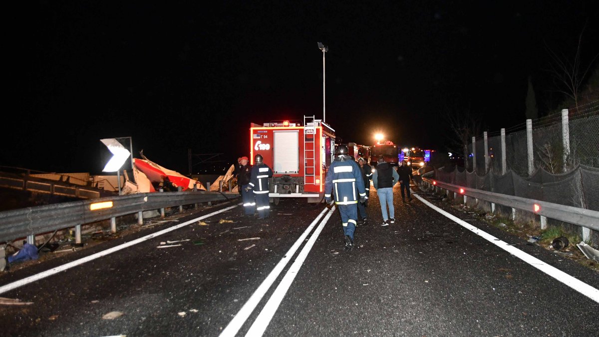 Grecia: al menos 29 muertos y mas de 80 heridos tras brutal choque de trenes : Noticias de