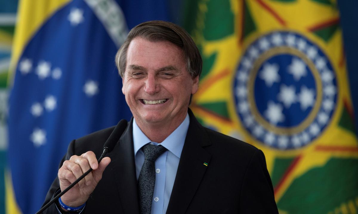 Una multitud recibe a Jair Bolsonaro en su primera comparecencia publica tras su regreso a Brasil : Noticias de