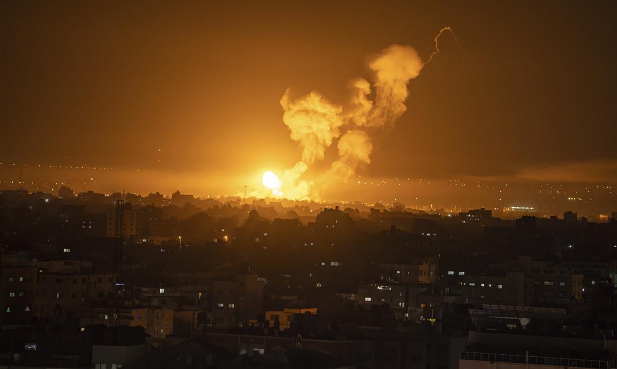 Israel lanza ataques aereos contra Libano y Gaza en respuesta al grupo palestino Hamas : Noticias de