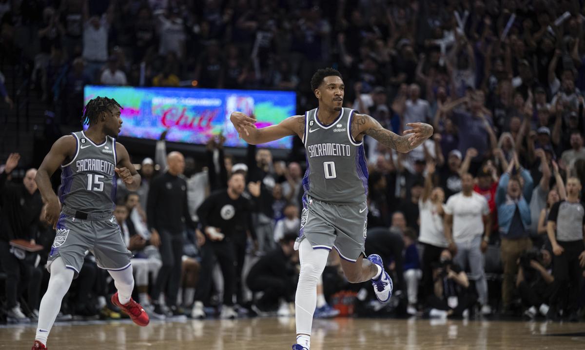 Los Kings aplastan a los Warriors y provocan un septimo y decisivo partido : Deportes de Puerto Rico