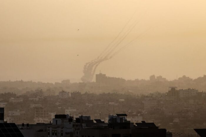 Crece la tension: lanzan decenas de cohetes desde el Libano hacia Israel : Noticias de