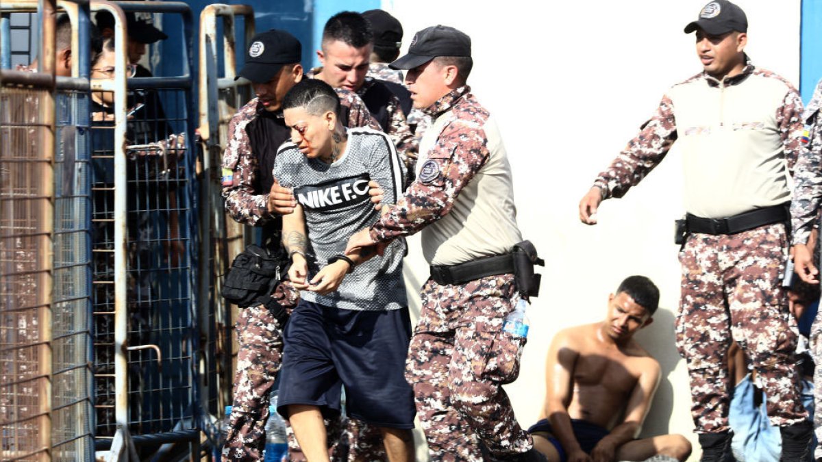 Sangriento motin deja al menos 12 muertos en la carcel mas peligrosa en Ecuador : Noticias de