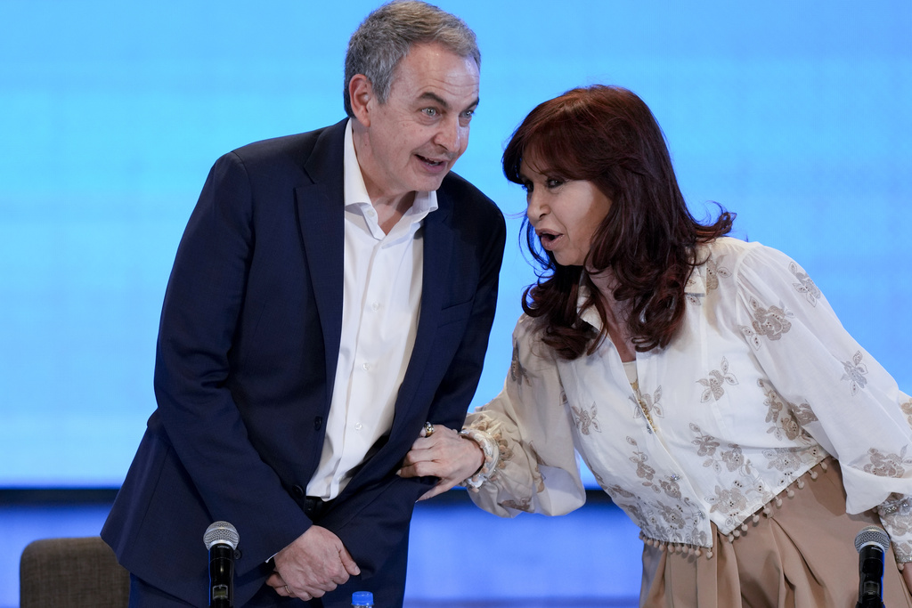 Atacan a puñetazos a un politico argentino tras el asesinato de un conductor de autobus : Internacional de