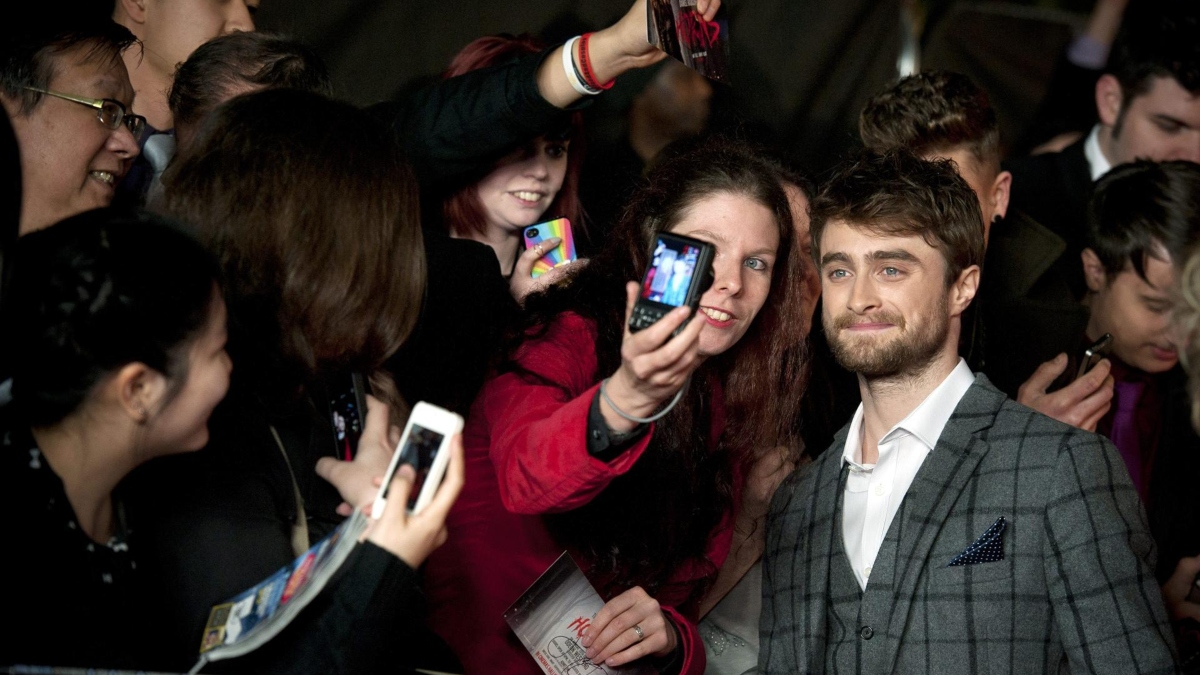 Debuta como papa: Daniel Radcliffe, protagonista de “Harry Potter”, se deja ver en su mejor papel : Entretenimiento de Puerto Rico
