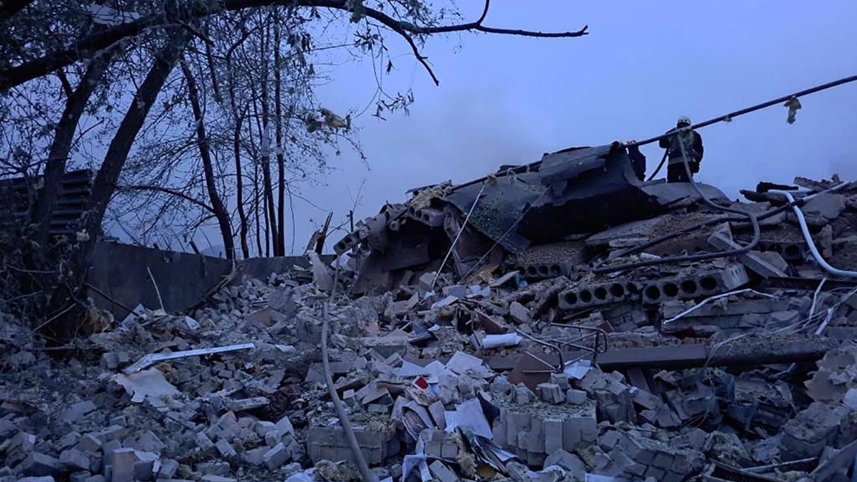 Sube a seis el numero de victimas civiles durante un ataque de fuerzas rusas en Ucrania : Noticias de