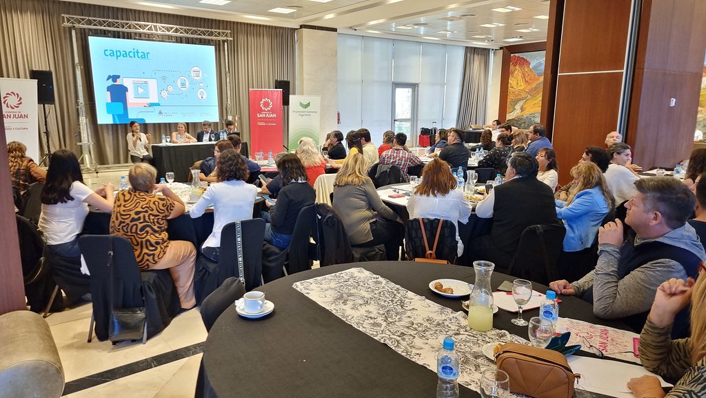 Mas de 130 personas participaron del Encuentro Regional de Destinos Emergentes : Entretenimiento de Argentina