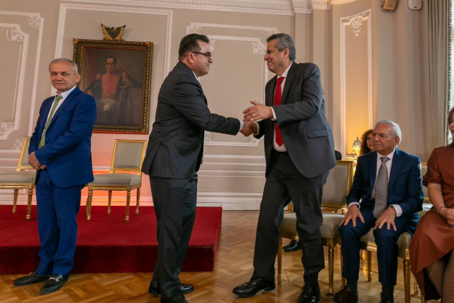 Presidente Petro posesiona a siete nuevos ministros y al director de la UNGRD : Noticias de Colombia
