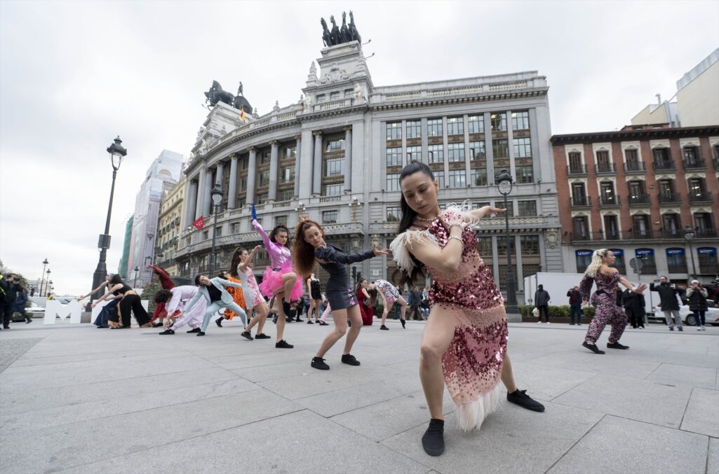 Los grupos parlamentarios proponen incluir el circo en las Enseñanzas Artisticas y reservar plazas para los artistas de elite : Noticias de España