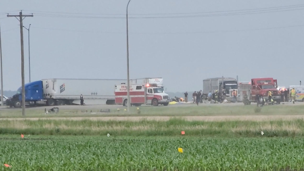 Brutal choque entre un camion y un autobus deja al menos 15 muertos en Canada : Noticias de