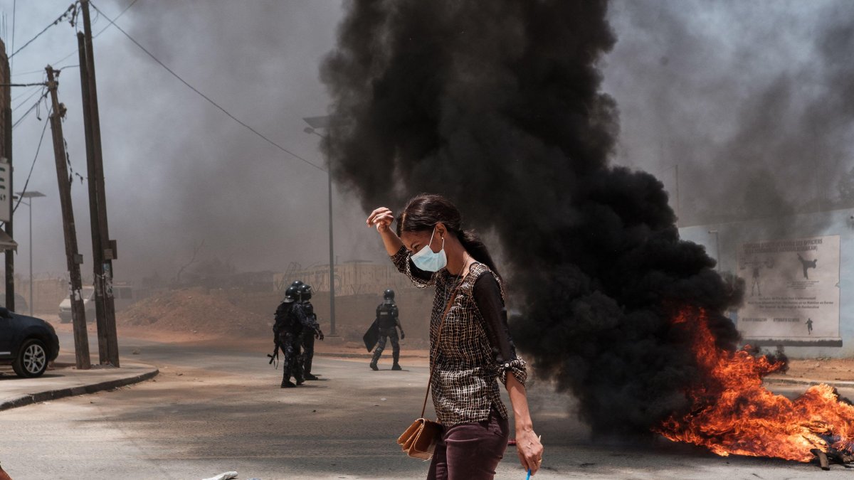 Enfrentamientos dejan al menos 9 muertos en Senegal; gobierno prohibe el uso de redes sociales : Noticias de