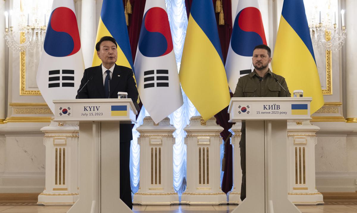 El presidente de Corea del Sur realiza una visita sorpresa a Ucrania : Noticias de