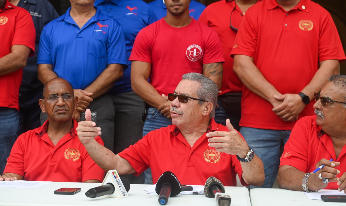 Sigue en pie la huelga de trabajadores de la UPR pese al aumento salarial aprobado por la Junta Fiscal : Noticias de Puerto Rico