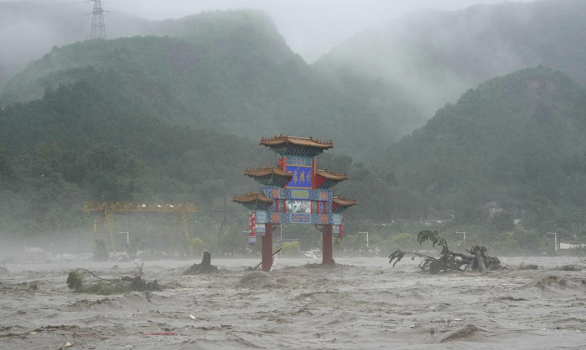 Inundaciones dejan 20 muertos, 27 desaparecidos y miles de evacuados en Beijing : Noticias de