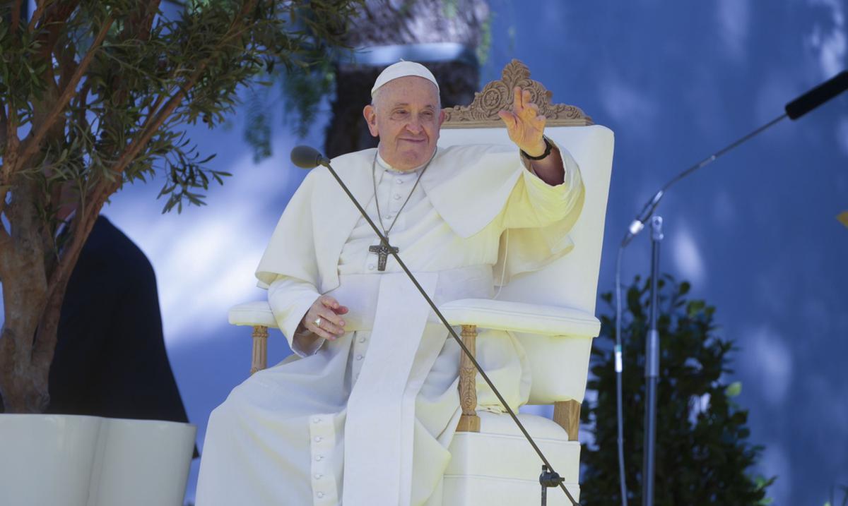 El papa Francisco insta a jovenes universitarios a usar sus privilegios para promover un mundo mas justo e inclusivo : Noticias de