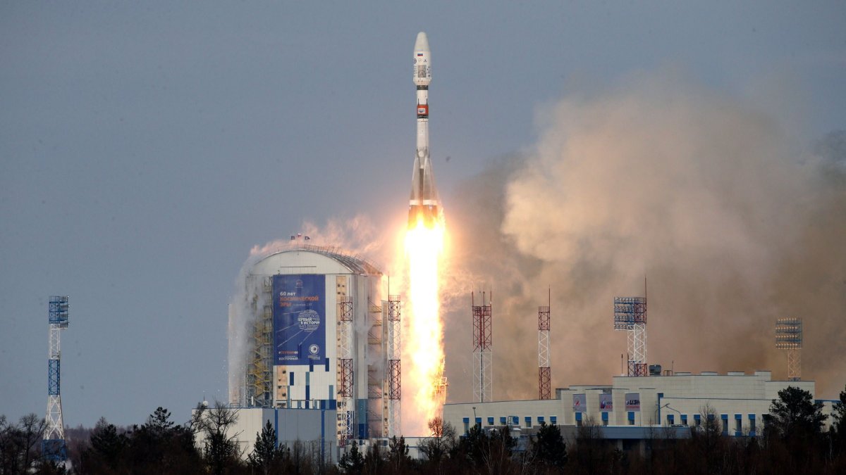 Tras casi 50 años, Rusia vuelve a la Luna en busca de agua : Noticias de