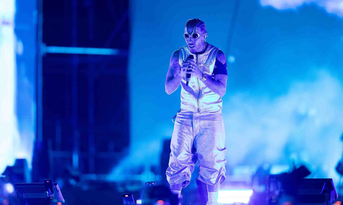 Rauw Alejandro llora al cantar el tema que le dedico a Rosalia en Barcelona : Entretenimiento de Puerto Rico