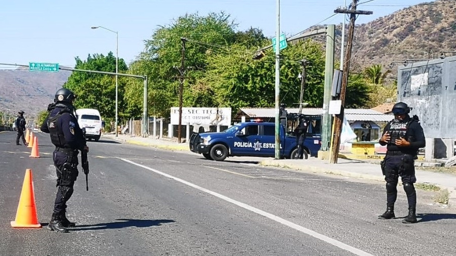 Hallan seis cadaveres y a un joven vivo tras secuestro de siete adolescentes en Mexico : Internacional de