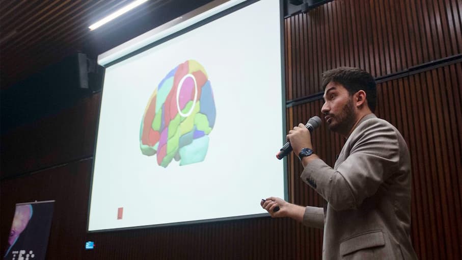 Un cirujano realizara en Argentina una intervencion cerebral a un paciente despierto – este medio : Entretenimiento de Argentina